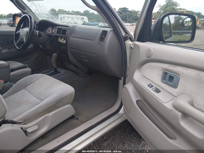 2004 Toyota Tacoma VIN 5TEGM92N04Z386263 IAAI salvage auction — LEFT SIDE, Salvage (South Carolina), sold $2,050 on 2026-07-28 (photo 5)