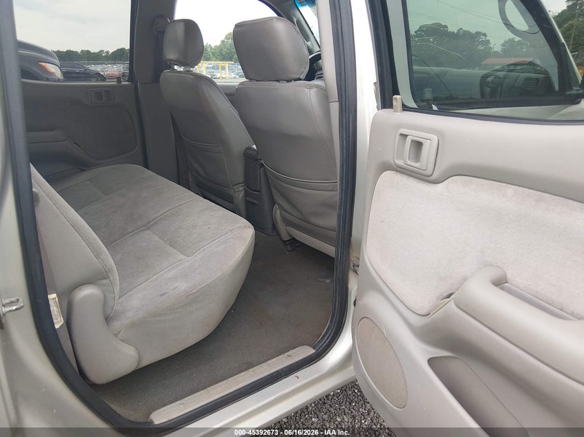 2004 Toyota Tacoma VIN 5TEGM92N04Z386263 IAAI salvage auction — LEFT SIDE, Salvage (South Carolina), sold $2,050 on 2026-07-28 (photo 8)
