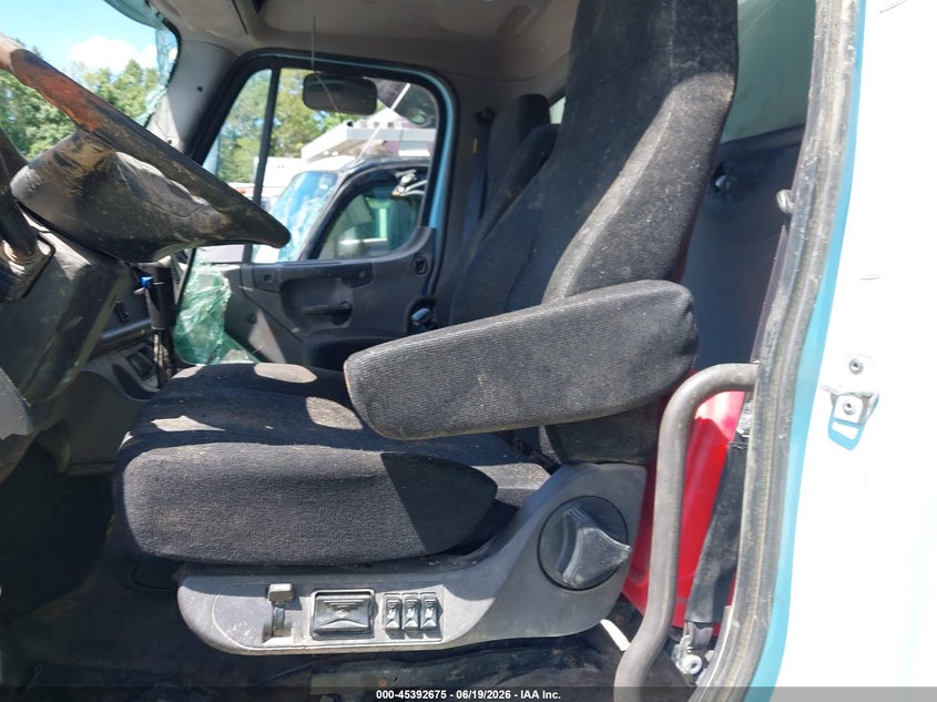 2017 Freightliner 114sd VIN 3ALSG3DV0HDJD5767 IAAI salvage auction — FRONT END, Salvage (Virginia), sold $13,050 on 2026-08-12 (photo 7)