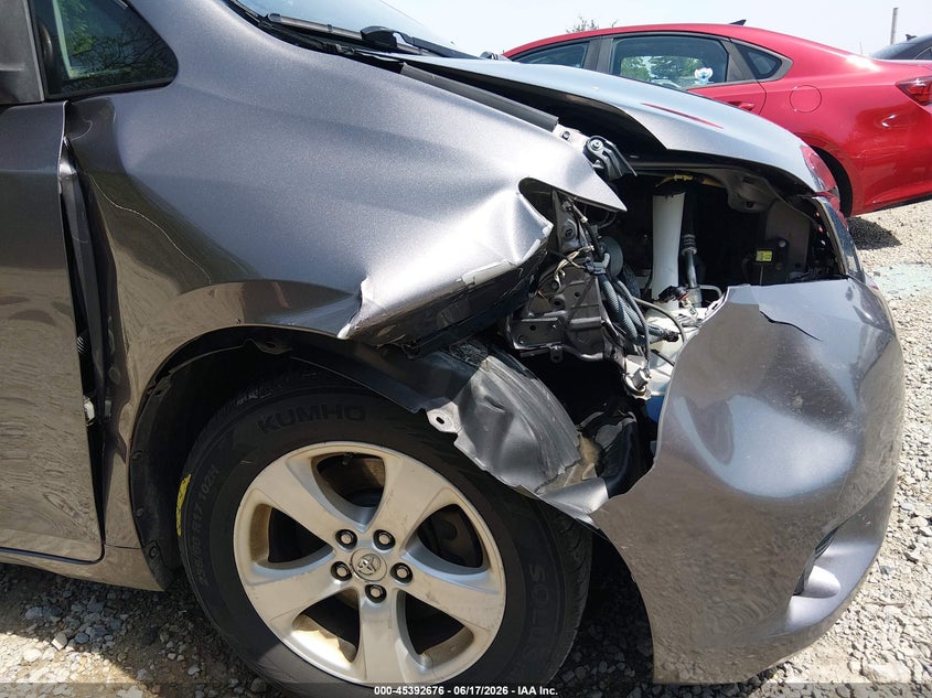 2015 Toyota Sienna VIN 5TDKK3DC4FS582778 IAAI salvage auction — RIGHT FRONT, Salvage (Ohio), sold $3,075 on 2026-07-14 (photo 6)
