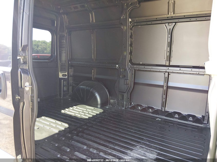 2018 Ram Promaster 2500 VIN 3C6TRVCG6JE151482 IAAI salvage auction — NORMAL WEAR, Sf97 (Tennessee), sold $16,450 on 2026-08-12 (photo 8)