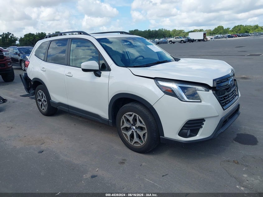 2023 Subaru Forester VIN JF2SKAEC8PH462136 IAAI salvage auction — FRONT & REAR, Rebuildable (Florida), sold $6,000 on 2026-07-13 (photo 1)