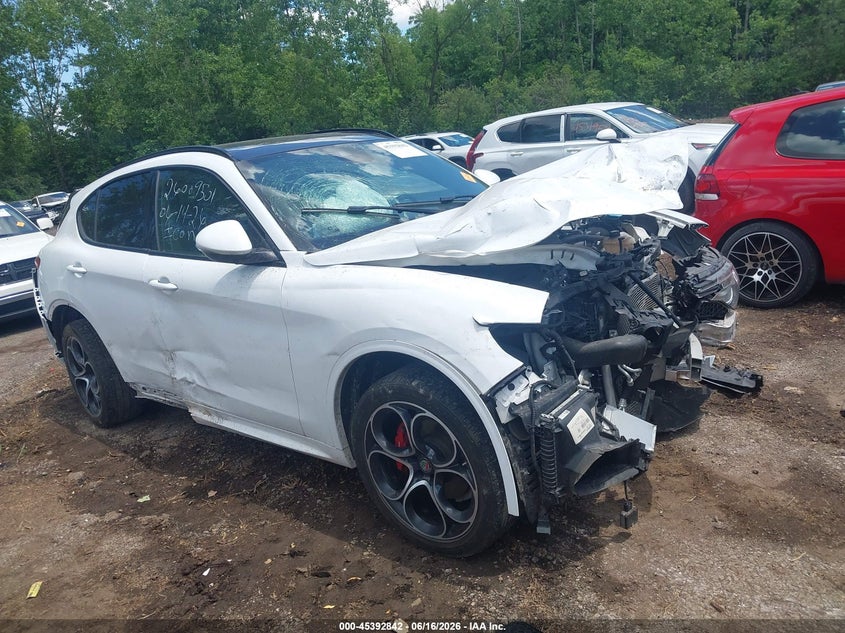 2021 Alfa romeo Stelvio VIN ZASPAKBN3M7D00734 IAAI salvage auction — FRONT END, Salvage (Ohio), sold $25 on 2026-07-28 (photo 1)