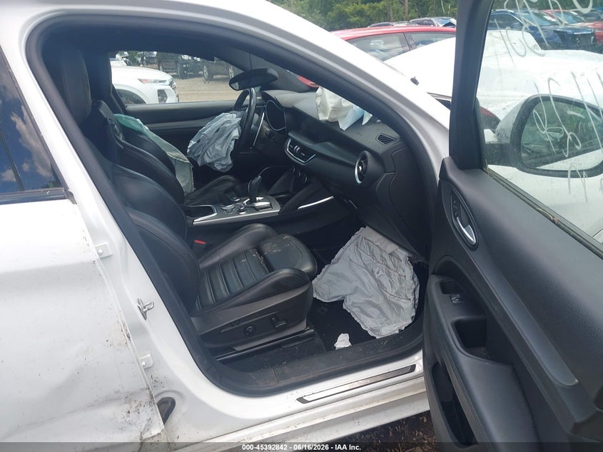 2021 Alfa romeo Stelvio VIN ZASPAKBN3M7D00734 IAAI salvage auction — FRONT END, Salvage (Ohio), sold $25 on 2026-07-28 (photo 5)