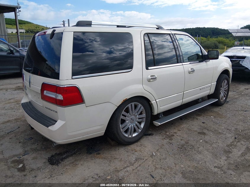 2007 Lincoln Navigator VIN 5LMFU285X7LJ19931 IAAI salvage auction — NORMAL WEAR, Clear-Dealer Only (West Virginia), sold $175 on 2026-07-09 (photo 4)