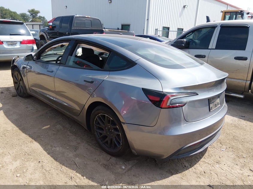 2025 Tesla Model 3 VIN 5YJ3E1EA6SF922010 IAAI salvage auction — RIGHT SIDE, Salvage Title, sold $9,000 on 2026-07-28 (photo 3)