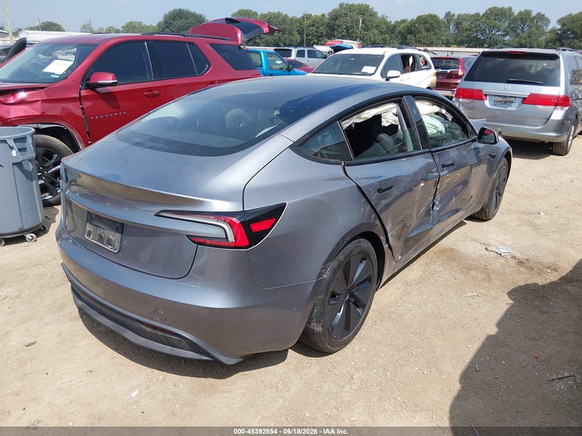 2025 Tesla Model 3 VIN 5YJ3E1EA6SF922010 IAAI salvage auction — RIGHT SIDE, Salvage Title, sold $9,000 on 2026-07-28 (photo 4)