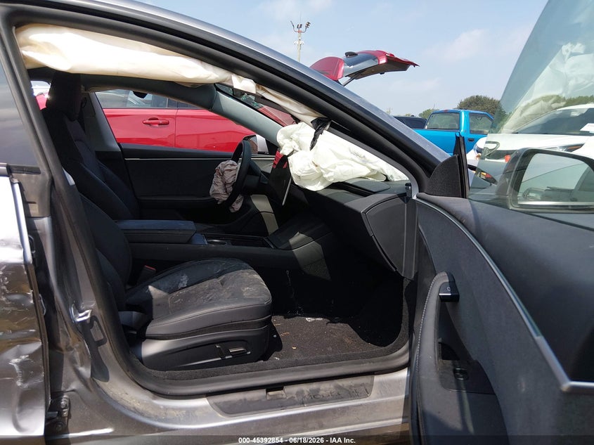 2025 Tesla Model 3 VIN 5YJ3E1EA6SF922010 IAAI salvage auction — RIGHT SIDE, Salvage Title, sold $9,000 on 2026-07-28 (photo 5)