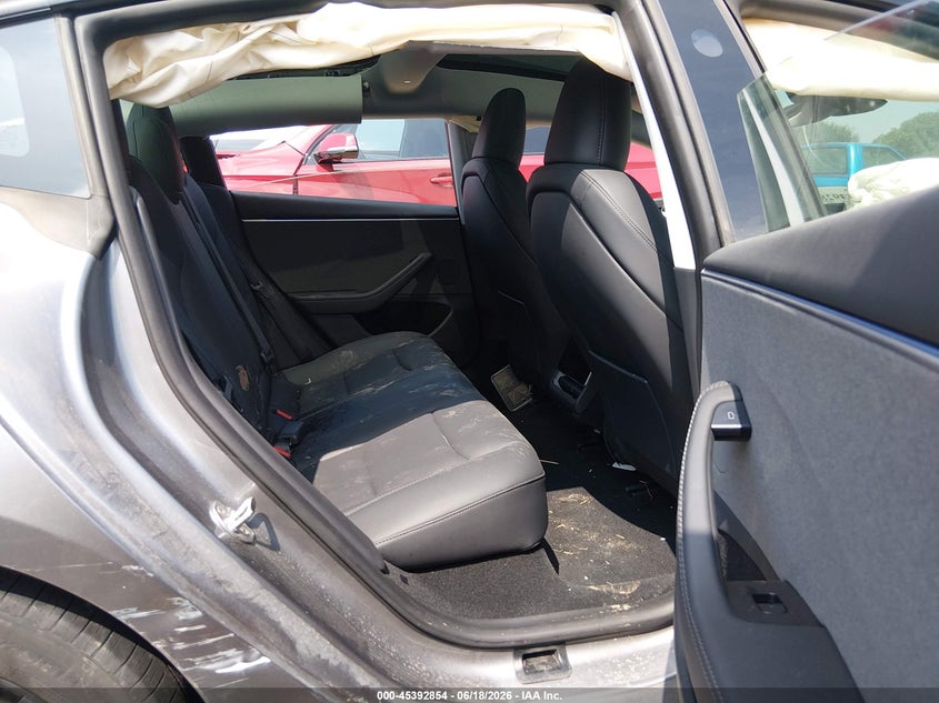 2025 Tesla Model 3 VIN 5YJ3E1EA6SF922010 IAAI salvage auction — RIGHT SIDE, Salvage Title, sold $9,000 on 2026-07-28 (photo 8)