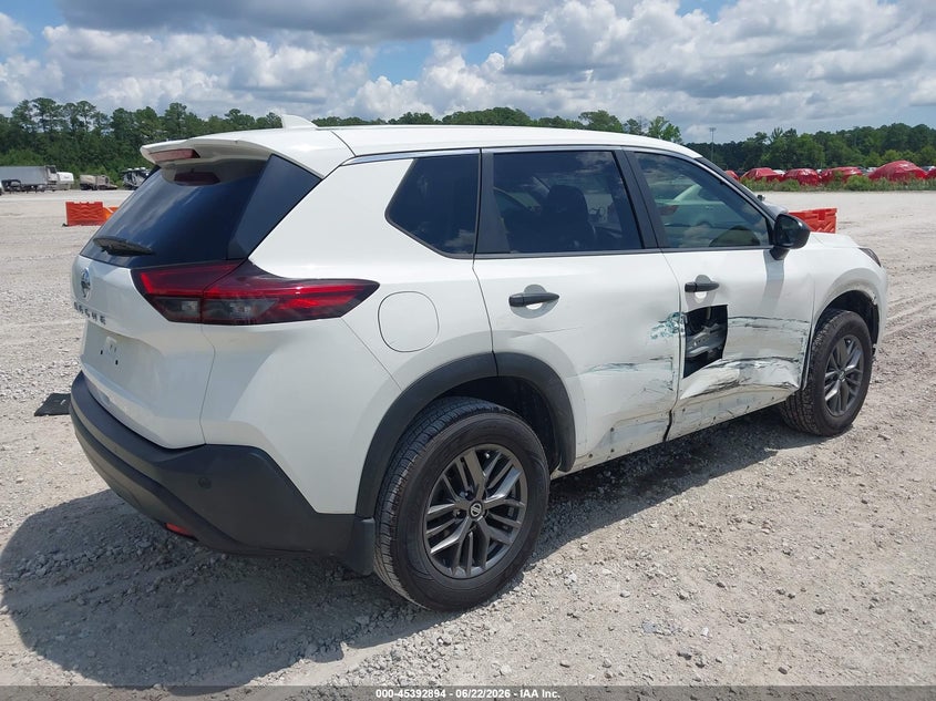 2021 Nissan Rogue VIN JN8AT3AA4MW001891 IAAI salvage auction — SIDE, Salvage Title, sold $5,600 on 2026-07-31 (photo 4)