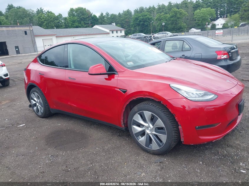 2022 Tesla Model y VIN 7SAYGAEE0NF392210 IAAI salvage auction — REAR END, Salvage (Massachusetts), sold $10,600 on 2026-07-29 (photo 1)