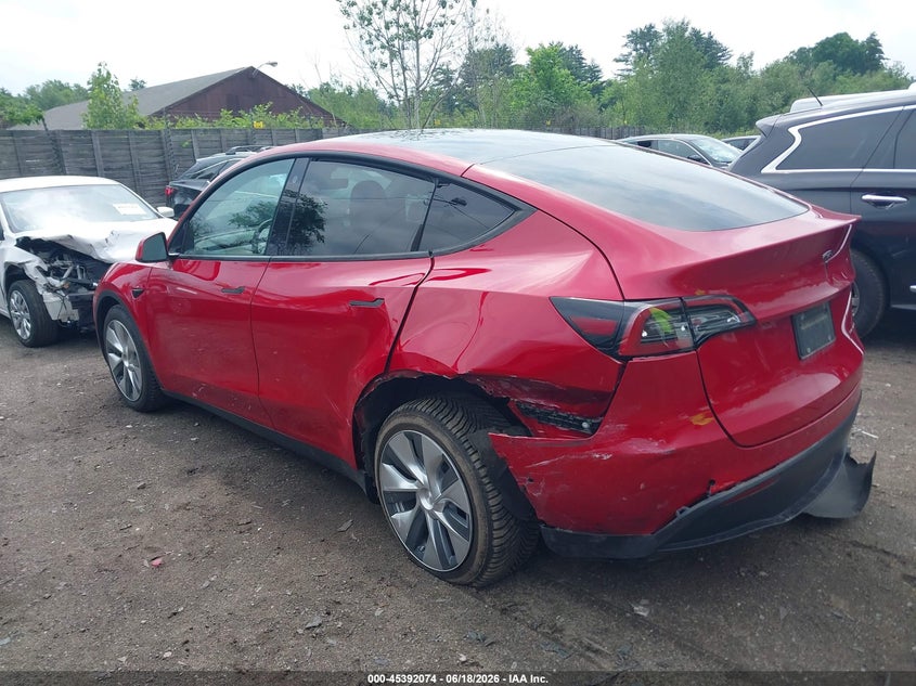 2022 Tesla Model y VIN 7SAYGAEE0NF392210 IAAI salvage auction — REAR END, Salvage (Massachusetts), sold $10,600 on 2026-07-29 (photo 3)