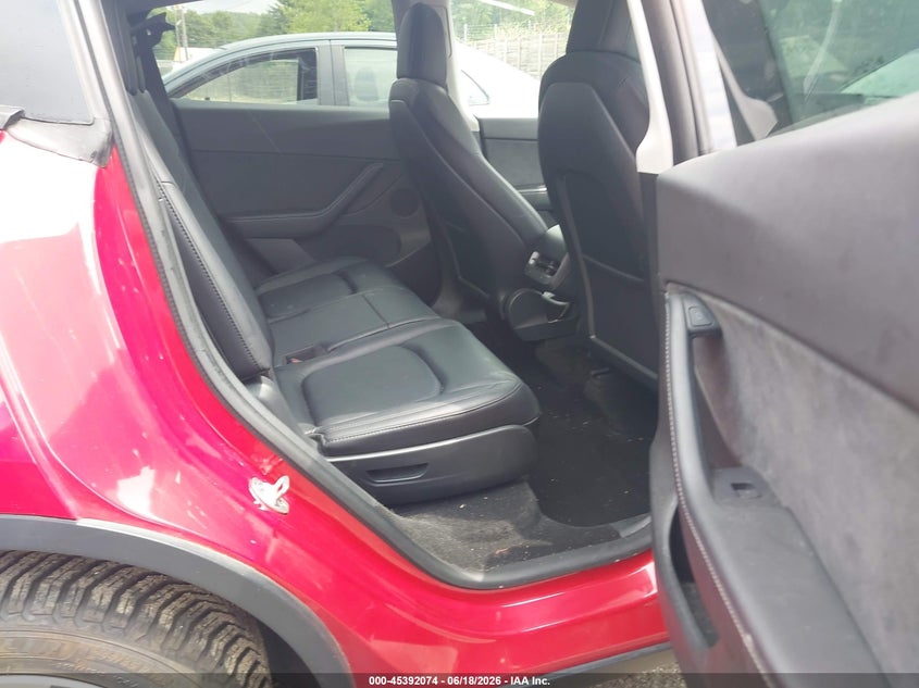 2022 Tesla Model y VIN 7SAYGAEE0NF392210 IAAI salvage auction — REAR END, Salvage (Massachusetts), sold $10,600 on 2026-07-29 (photo 8)