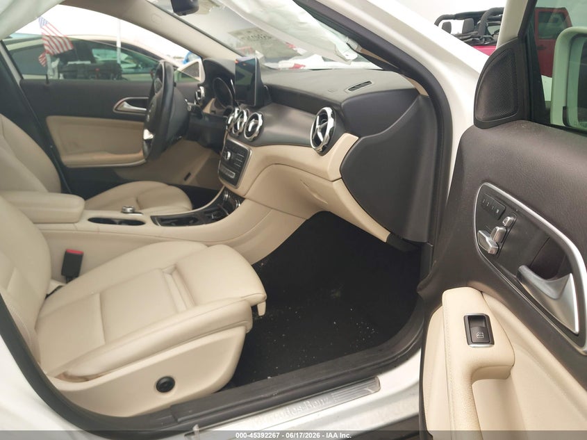 2019 Mercedes-benz Gla-klasse VIN WDCTG4EB9KJ551626 IAAI salvage auction — LEFT & RIGHT, Rebuildable (Florida), sold $4,200 on 2026-07-23 (photo 5)