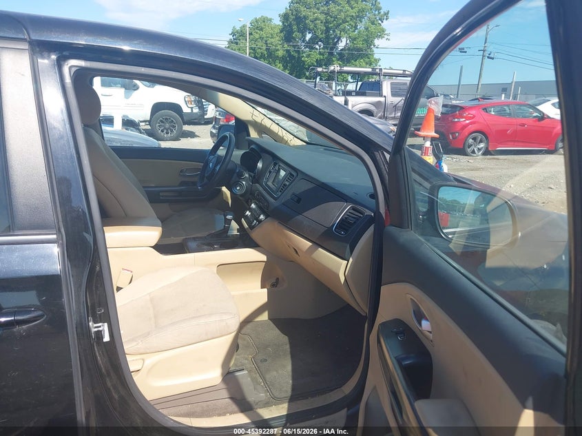2018 Kia SEDONA VIN KNDMB5C13J6387803 IAAI salvage auction — NORMAL WEAR, Clear (Tennessee), sold $600 on 2026-07-16 (photo 5)