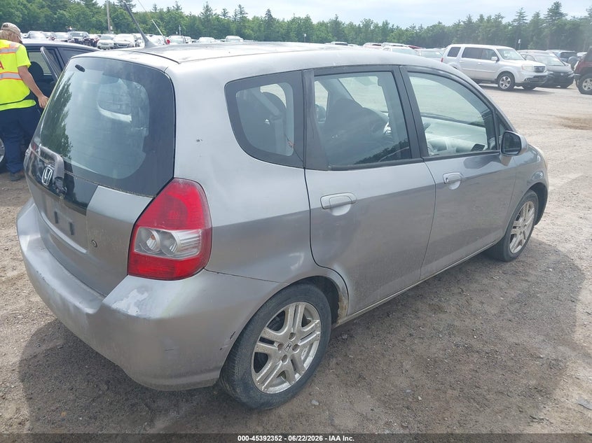 2007 Honda Fit VIN JHMGD37467S067843 IAAI salvage auction — NORMAL WEAR, Reconstructed (Massachusetts), sold $400 on 2026-07-17 (photo 4)