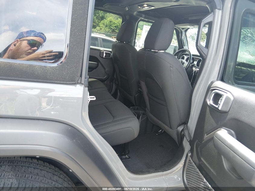 2022 Jeep Wrangler / VIN 1C4HJXDG9NW132002 IAAI salvage auction — REAR END, Salvage Title, sold $8,600 on 2026-08-21 (photo 8)