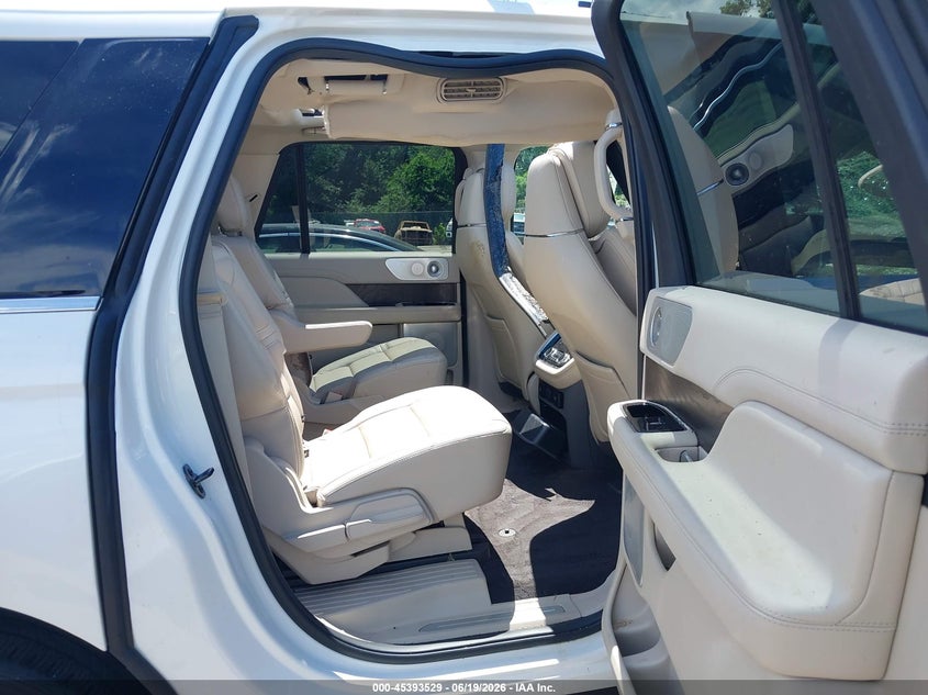 2021 Lincoln Navigator VIN 5LMJJ3LT8MEL18295 IAAI salvage auction — ROOF, Salvage - Greater Than 75% (Maryland), sold $13,600 on 2026-07-30 (photo 8)