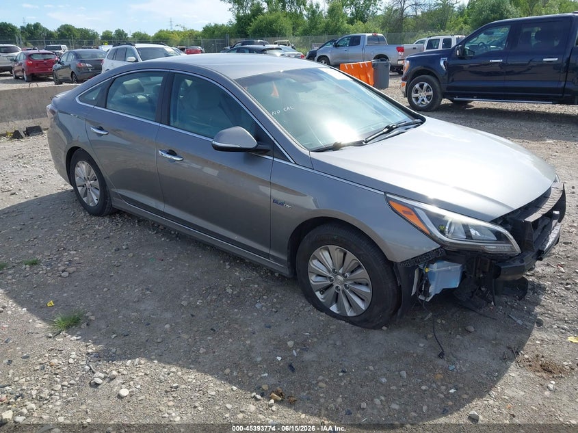 2017 Hyundai VIN KMHE24L39HA067288 IAAI salvage auction — FRONT END, Clear (Wisconsin), sold $1,725 on 2026-07-16 (photo 1)