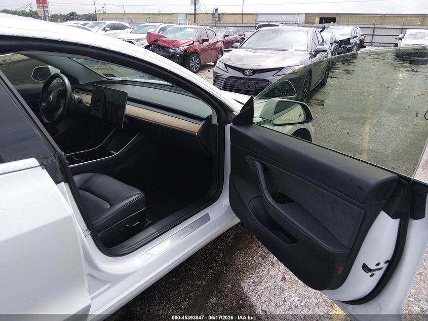 2018 Tesla Model 3 VIN 5YJ3E1EA5JF161906 IAAI salvage auction — REAR END, Original (Texas), sold $3,950 on 2026-07-30 (photo 5)