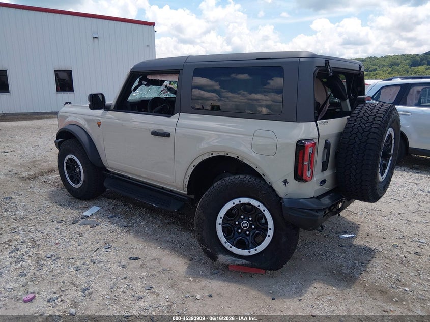 2025 Ford Bronco VIN 1FMDE9AH5SLA95938 IAAI salvage auction — ROLLOVER, Salvage Title, sold $15,600 on 2026-07-30 (photo 3)