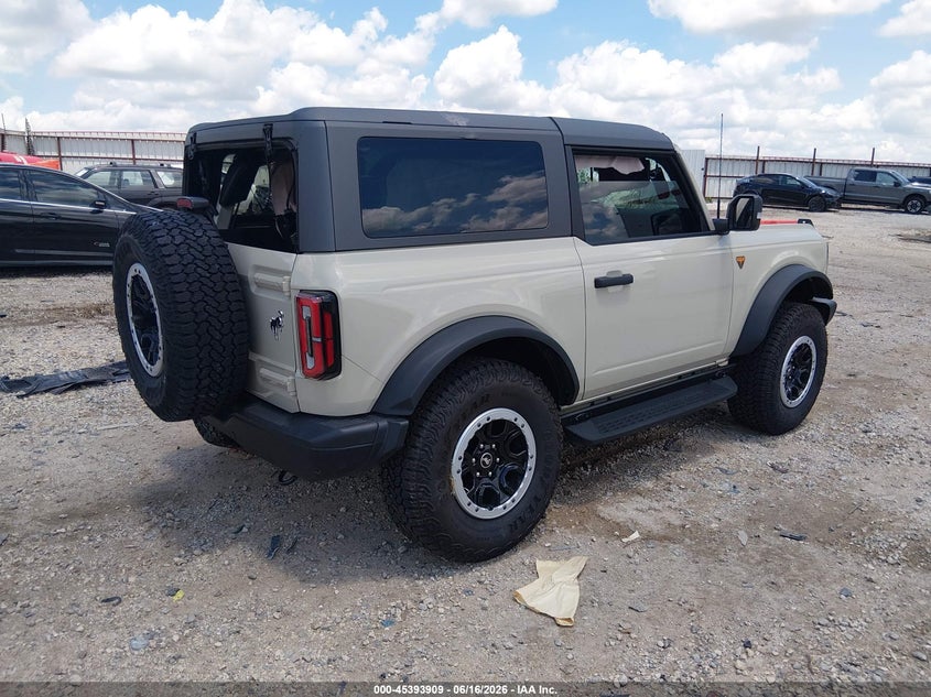 2025 Ford Bronco VIN 1FMDE9AH5SLA95938 IAAI salvage auction — ROLLOVER, Salvage Title, sold $15,600 on 2026-07-30 (photo 4)