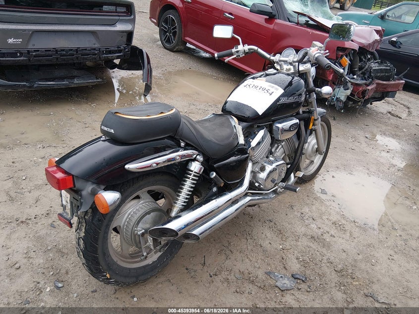 2002 Honda Vf750 VIN JH2RC43062M800449 IAAI salvage auction — NORMAL WEAR, Original (Kentucky), sold $50 on 2026-07-06 (photo 4)