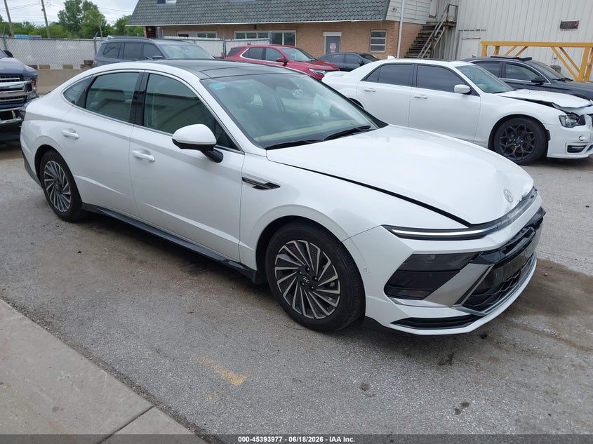 2025 Hyundai Sonata VIN KMHL54JJ9SA105383 IAAI salvage auction — FRONT END, Salvage (Illinois), sold $12,200 on 2026-07-21 (photo 1)