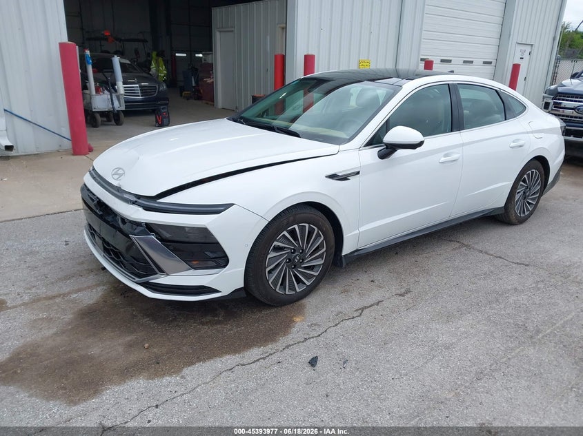 2025 Hyundai Sonata VIN KMHL54JJ9SA105383 IAAI salvage auction — FRONT END, Salvage (Illinois), sold $12,200 on 2026-07-21 (photo 2)