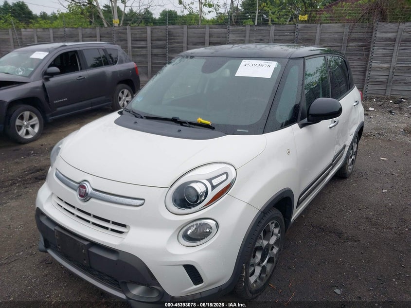 2014 Fiat 500l VIN ZFBCFADH6EZ021376 IAAI salvage auction — NORMAL WEAR, Clear (Massachusetts), sold $550 on 2026-07-24 (photo 2)