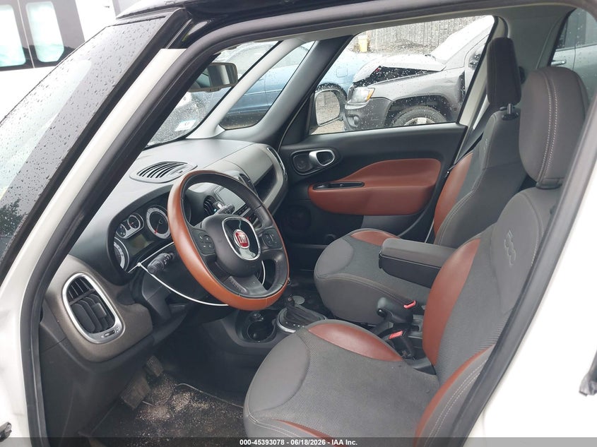 2014 Fiat 500l VIN ZFBCFADH6EZ021376 IAAI salvage auction — NORMAL WEAR, Clear (Massachusetts), sold $550 on 2026-07-24 (photo 5)