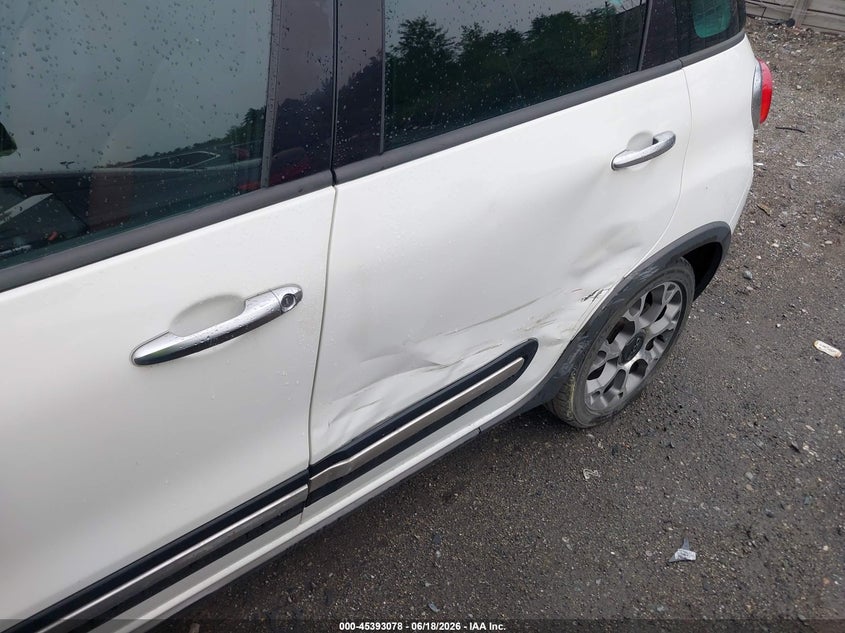 2014 Fiat 500l VIN ZFBCFADH6EZ021376 IAAI salvage auction — NORMAL WEAR, Clear (Massachusetts), sold $550 on 2026-07-24 (photo 6)