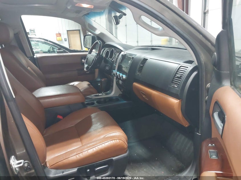 2012 Toyota Sequoia VIN 5TDDW5G13CS070492 IAAI salvage auction — RIGHT SIDE, Salvage (North Dakota), sold $5,250 on 2026-07-24 (photo 5)