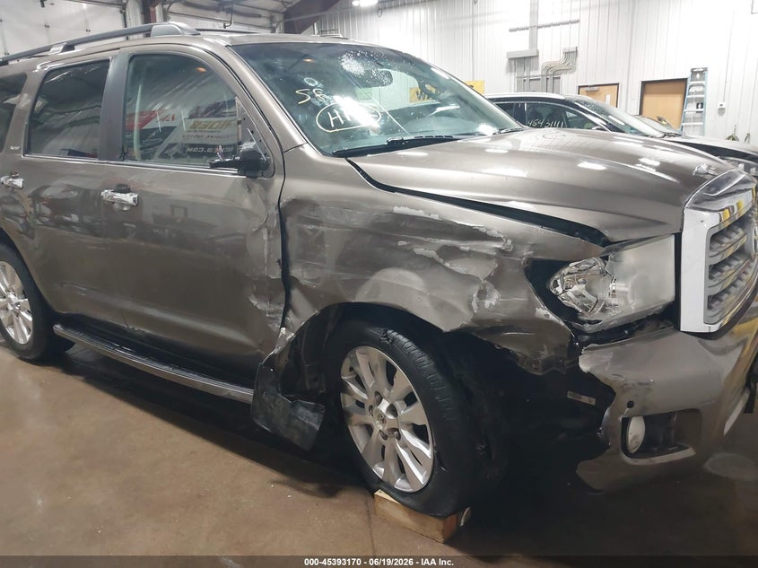 2012 Toyota Sequoia VIN 5TDDW5G13CS070492 IAAI salvage auction — RIGHT SIDE, Salvage (North Dakota), sold $5,250 on 2026-07-24 (photo 6)