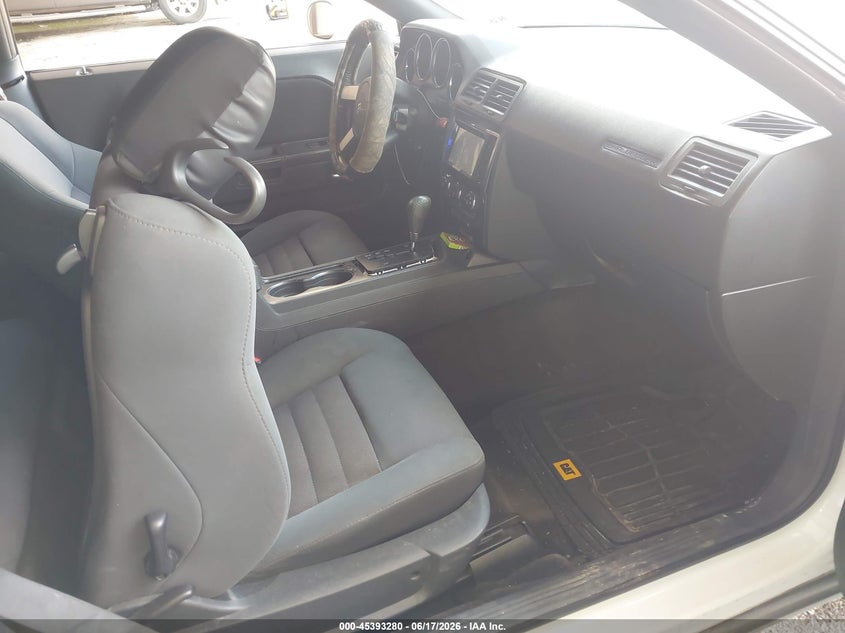 2010 Dodge Challenger VIN 2B3CJ4DV3AH278817 IAAI salvage auction — SIDE, Salvage (Mississippi), sold $750 on 2026-07-10 (photo 5)