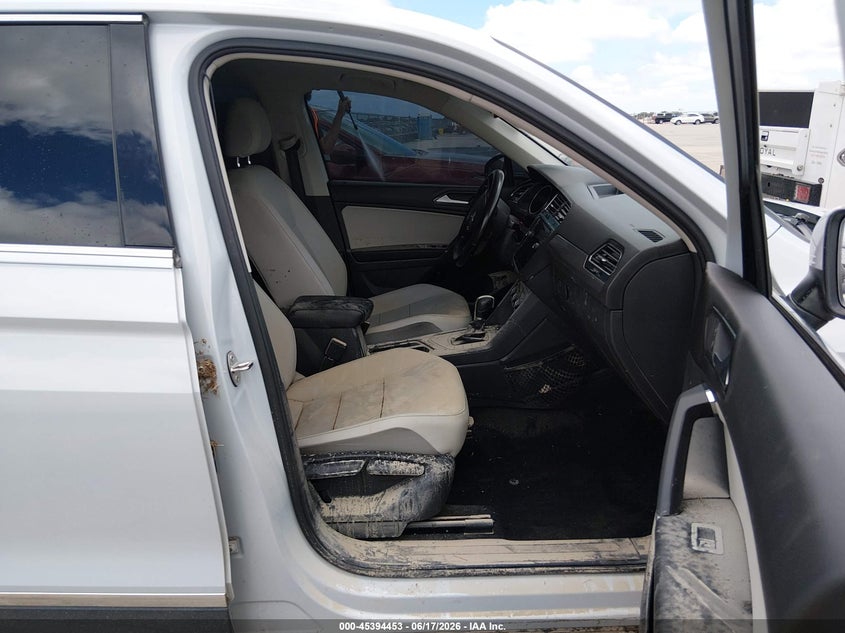 2018 Volkswagen Tiguan VIN 3VV3B7AX4JM008386 IAAI salvage auction — WATER/FLOOD, Salvage (Texas), sold $2,900 on 2026-07-23 (photo 5)