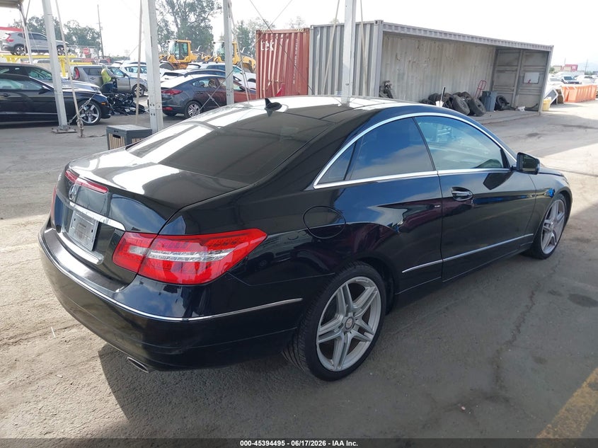 2011 Mercedes-benz E-class VIN WDDKJ5GB2BF071636 IAAI salvage auction — LEFT FRONT, Salvage (California), sold $425 on 2026-08-05 (photo 4)