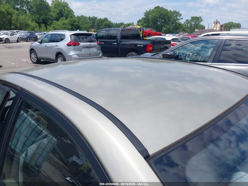 2005 Hyundai Elantra VIN KMHDN46D35U125509 IAAI salvage auction — WATER/FLOOD, Salvage (Kansas), sold $425 on 2026-07-22 (photo 6)