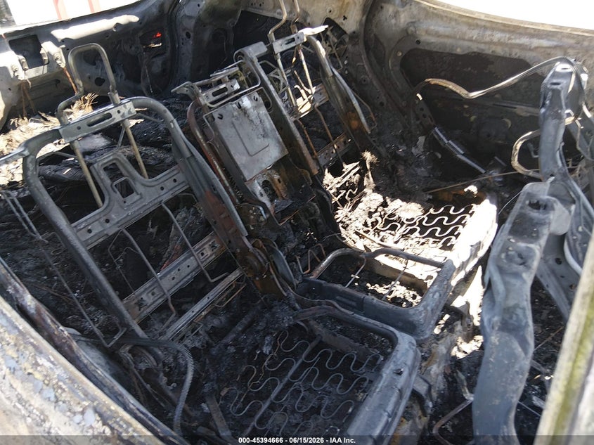 2013 Hyundai Santa fe VIN 5XYZU3LA4DG081084 IAAI salvage auction — TOTAL BURN, Salvage Title, sold $100 on 2026-07-22 (photo 8)