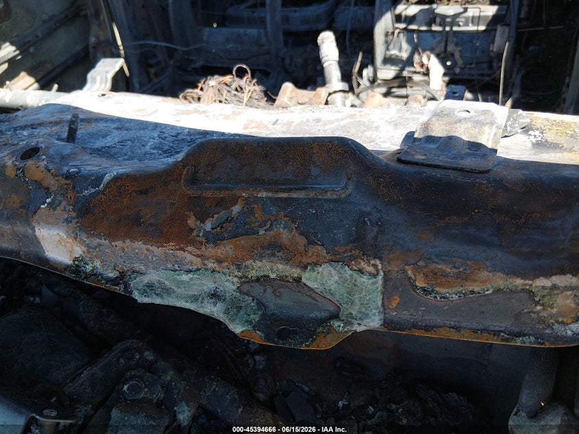2013 Hyundai Santa fe VIN 5XYZU3LA4DG081084 IAAI salvage auction — TOTAL BURN, Salvage Title, sold $100 on 2026-07-22 (photo 9)