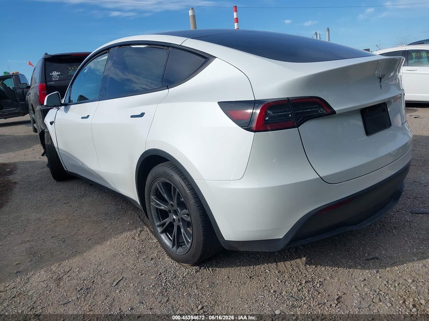 2024 Tesla Model y VIN 7SAYGAEE4RF201894 IAAI salvage auction — LEFT FRONT, Salvage (Indiana), sold $9,400 on 2026-07-11 (photo 3)