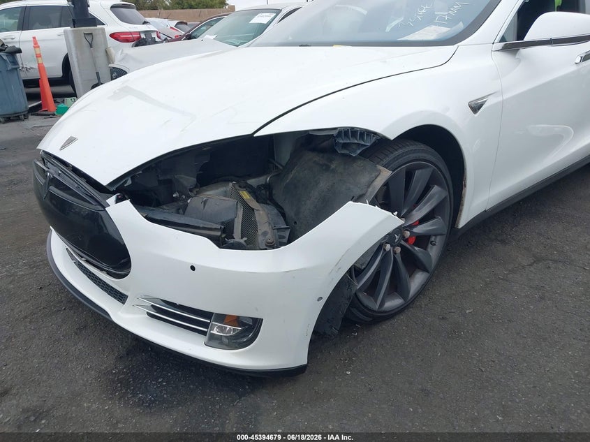 2015 Tesla Model s VIN 5YJSA1E42FF120299 IAAI salvage auction — LEFT FRONT, Salvage Title, sold $3,750 on 2026-07-12 (photo 6)