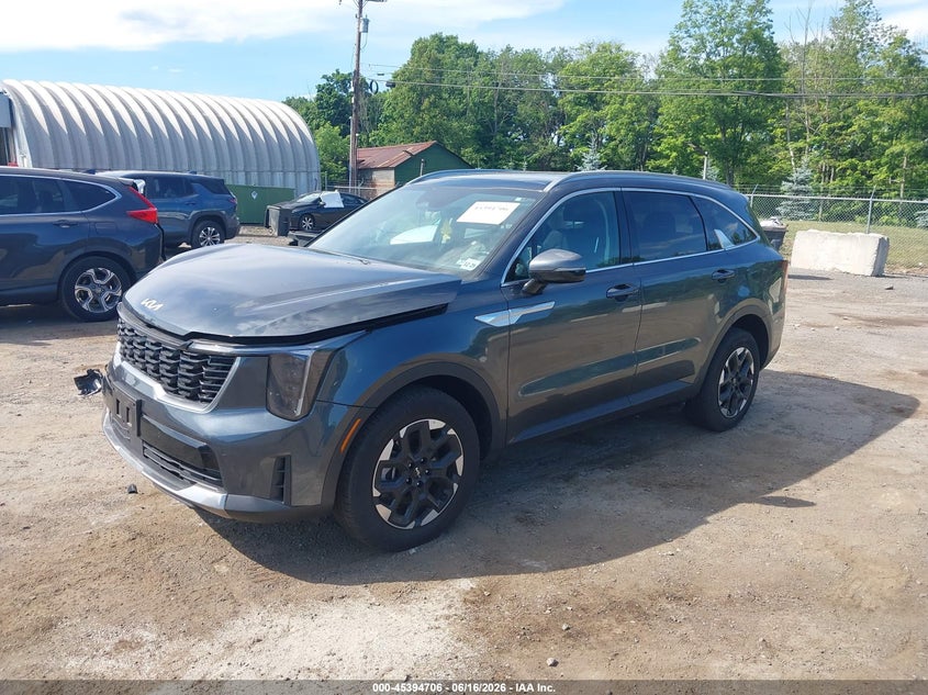 2025 Kia Sorento VIN 5XYRLDJC0SG320477 IAAI salvage auction — RIGHT FRONT, Salvage Title, sold $9,300 on 2026-07-31 (photo 2)