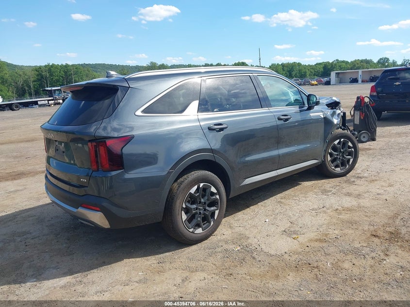 2025 Kia Sorento VIN 5XYRLDJC0SG320477 IAAI salvage auction — RIGHT FRONT, Salvage Title, sold $9,300 on 2026-07-31 (photo 4)