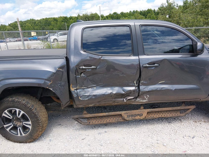 2017 Toyota Tacoma VIN 5TFAX5GN3HX084994 IAAI salvage auction — RIGHT SIDE, Salvage (Alabama), sold $7,750 on 2026-07-27 (photo 6)