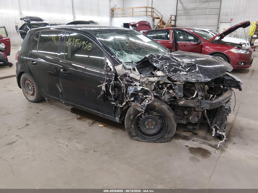 2014 Volkswagen Golf VIN WVWDM7AJ8EW010043 IAAI salvage auction — FRONT END, Salvage Title, sold $725 on 2026-08-25 (photo 1)