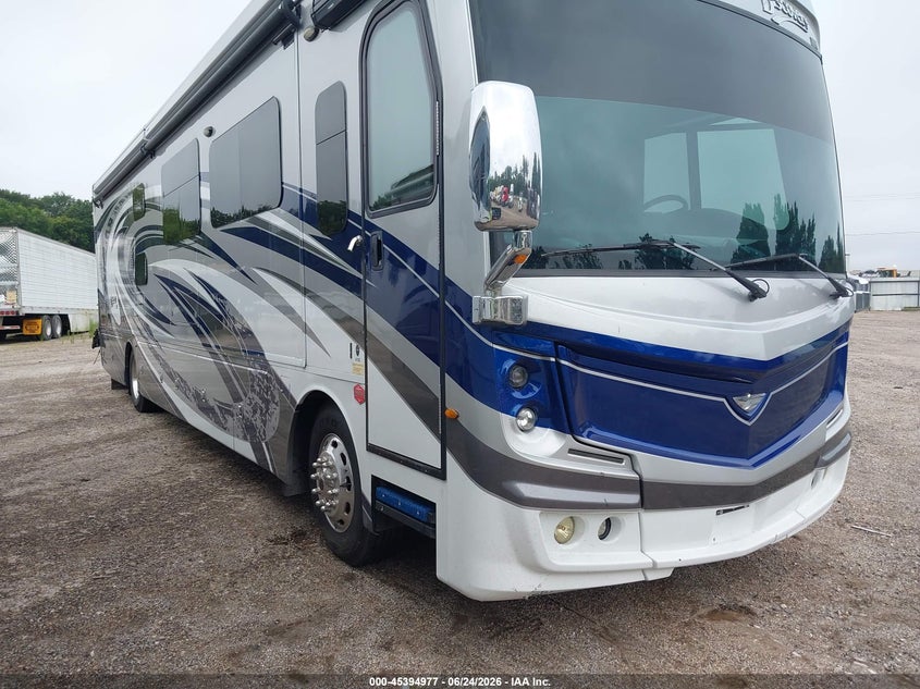 2020 Freightliner Chassis VIN 4UZACGFE5LCMC4341 — IAAI salvage auction photo