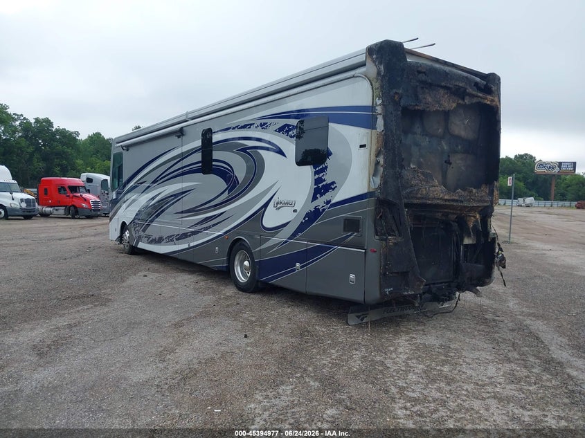 2020 Freightliner Chassis VIN 4UZACGFE5LCMC4341 IAAI salvage auction — Burn Engine, Rebuildable (Florida), sold $36,750 on 2026-08-24 (photo 3)