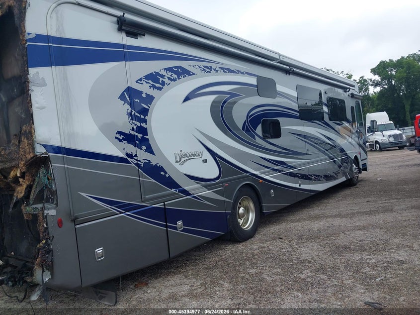 2020 Freightliner Chassis VIN 4UZACGFE5LCMC4341 IAAI salvage auction — Burn Engine, Rebuildable (Florida), sold $36,750 on 2026-08-24 (photo 4)