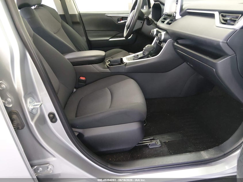 2019 Toyota Rav 4 VIN JTMRWRFV4KD016033 IAAI salvage auction — REAR END, Salvage Title, sold $9,200 on 2026-08-01 (photo 5)